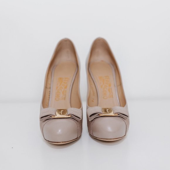 Salvatore Ferragamo Rilly Pumps - Picture 4 of 7